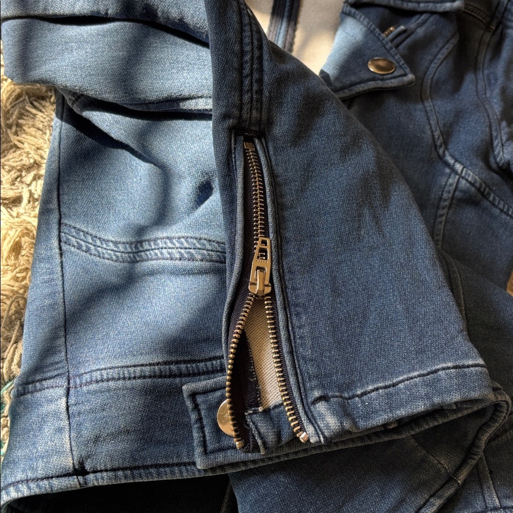 BLANK NYC Denim Moto Jacket Small Blue Zip Front Fitted Biker Style Jean Jacket - Picture 8 of 16